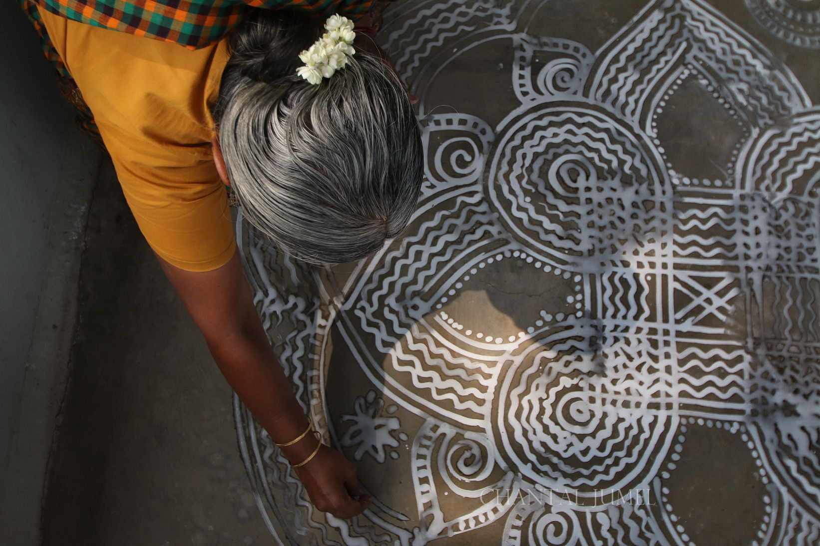 Padi kolam or kolam with lines