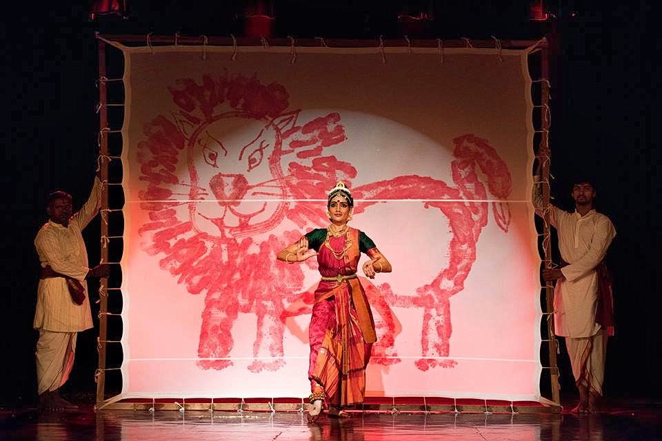 Drawing with the feet in Kuchipudi dance