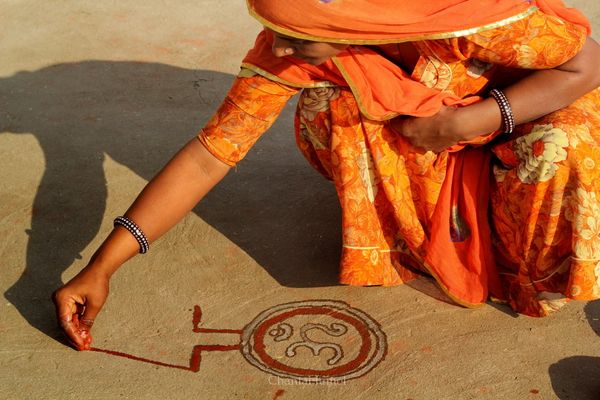 Rajasthan mandana, "Preparing Diwali at Lakshmi's home" — part 2