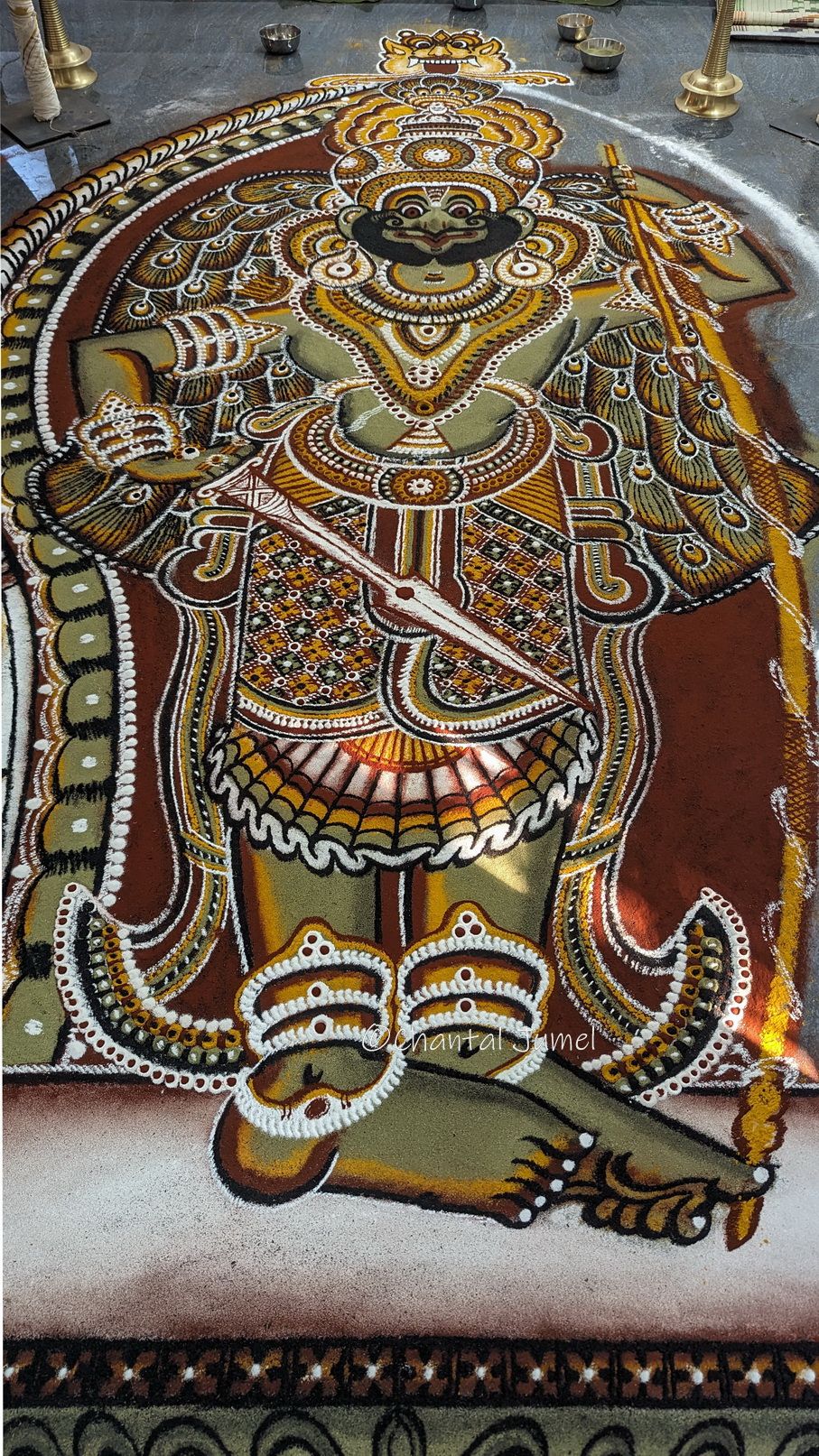 Kalam du Kérala, " Peindre Vettakkorumakan, un dieu chasseur " — partie 3